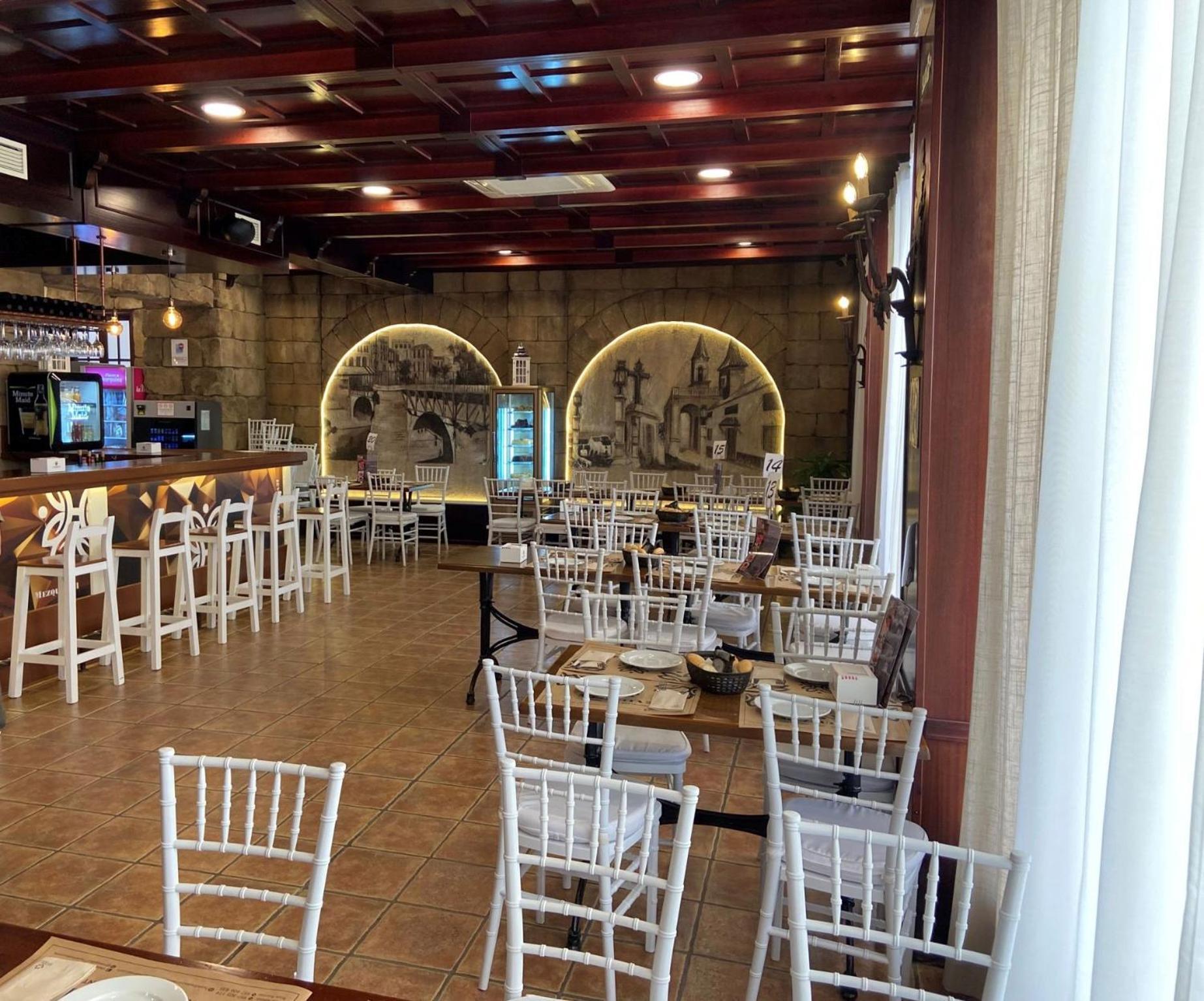 Hotel Las Acacias Puente Genil Bagian luar foto